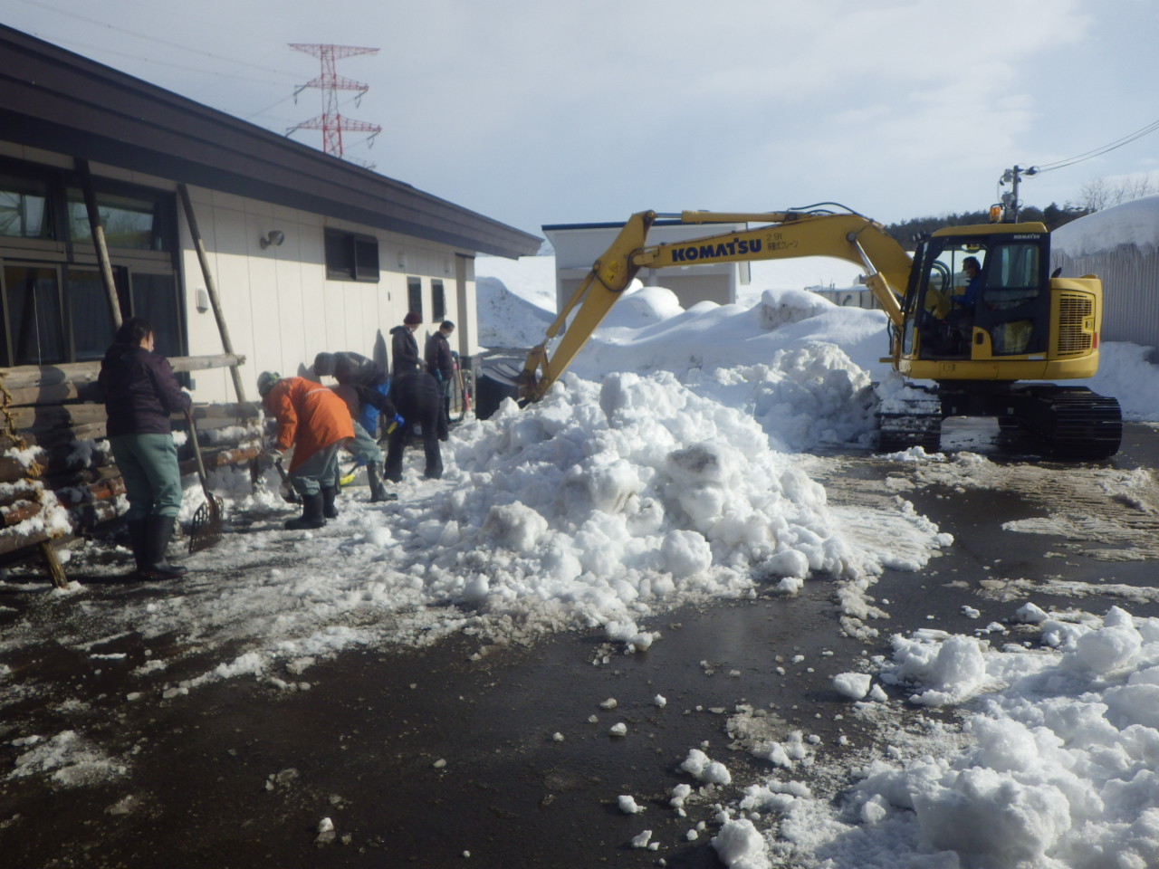 特別養護老人ホーム「ひめさゆり荘」除排雪作業：画像